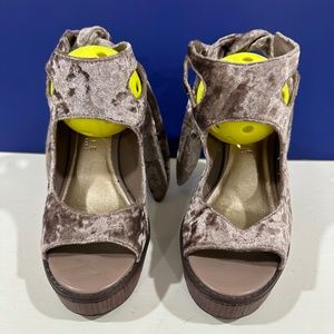 Silver wide heeled sandal